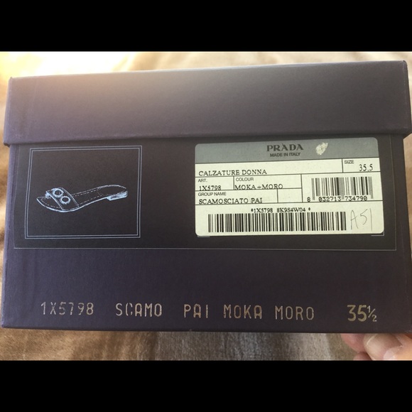 Prada suede flat retro mod sandals - Picture 3 of 3